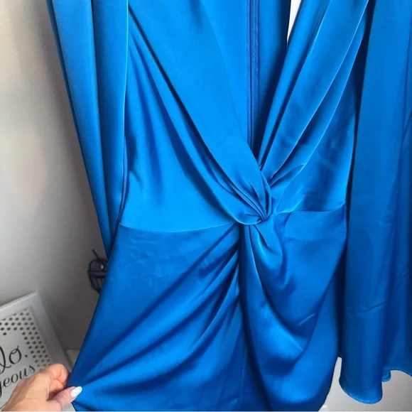 NWT Badgley Mischka Nora Satin V-Neck Long Bell Sleeve Twist Front Mini Dress - Picture 7 of 11